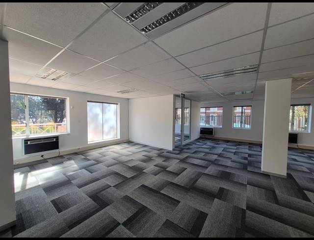321M² OFFICE TO LET IN SANDTON CENTRAL